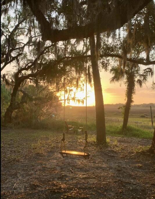 Secluded Tiny House By The Marsh With Hunting Island Beach Pass Frogmore Esterno foto