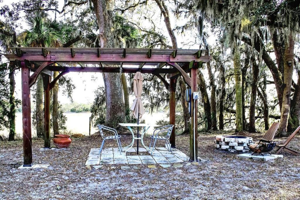 Secluded Tiny House By The Marsh With Hunting Island Beach Pass Frogmore Esterno foto